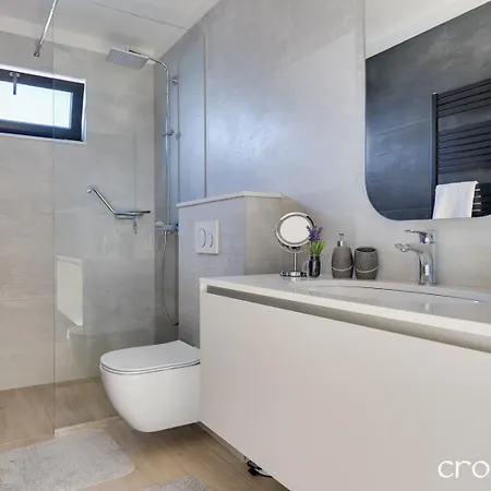 Tamaris- 10 Mins From * Zadar