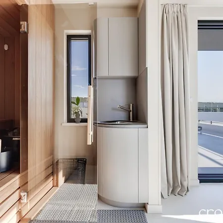 Tamaris- 10 Mins From *