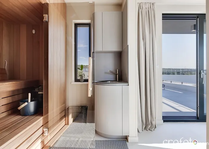 Tamaris- 10 Mins From *