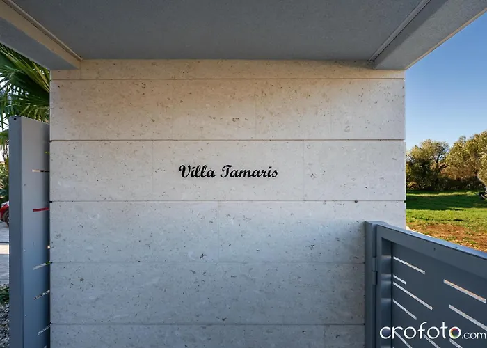 Tamaris- 10 Mins From Villa Zadar