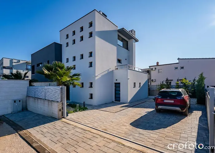 Tamaris- 10 Mins From Villa Zadar